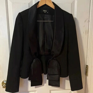 NISSA Black jacket with front closure women’s‎ 36